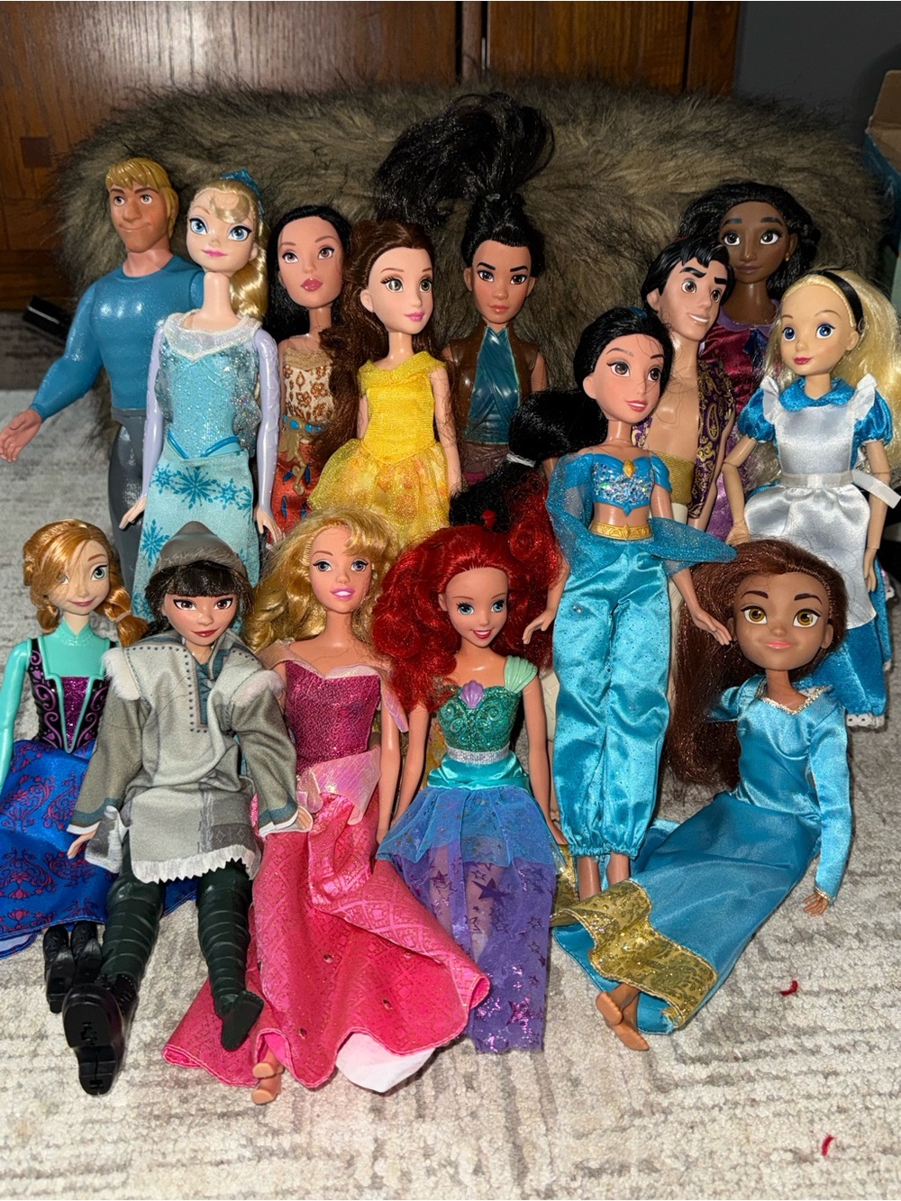 Disney 14 characters dolls figures dolls Belle Jasmine Raven Alice Aurora Ana El